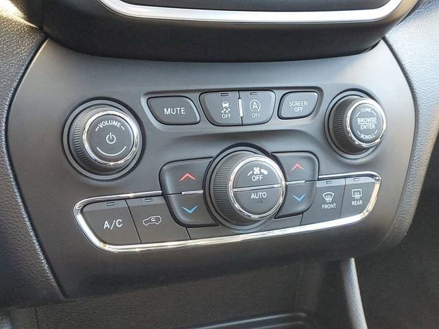 2022 Jeep Cherokee Latitude Lux