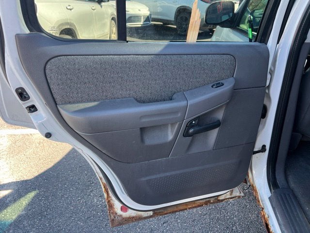 2002 Ford Explorer XLS