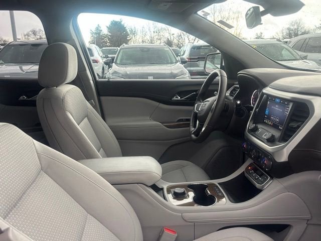 2022 GMC Acadia SLE