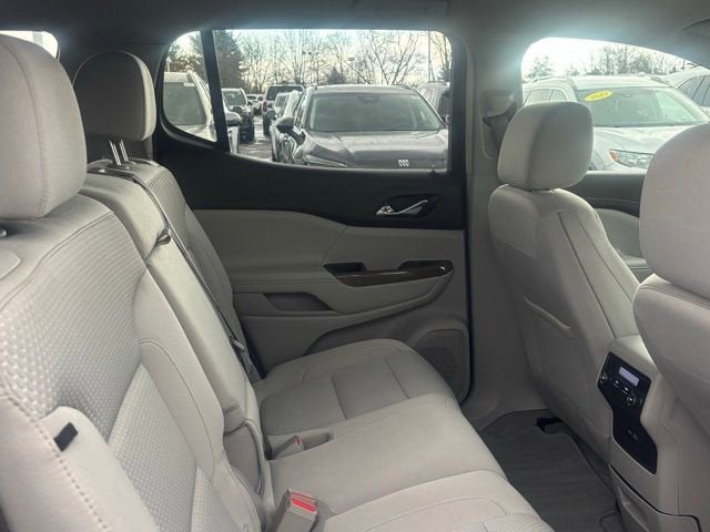 2022 GMC Acadia SLE