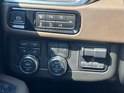 2025 GMC Yukon Denali Ultimate