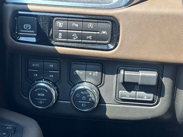 2025 GMC Yukon Denali Ultimate