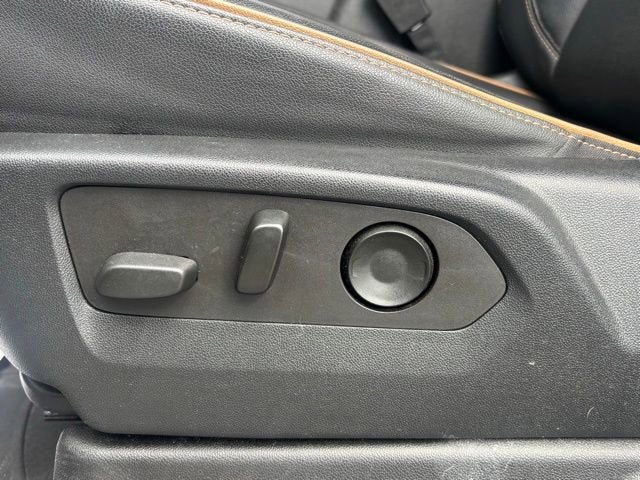 2022 GMC Yukon XL AT4