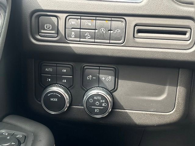2022 GMC Yukon XL AT4