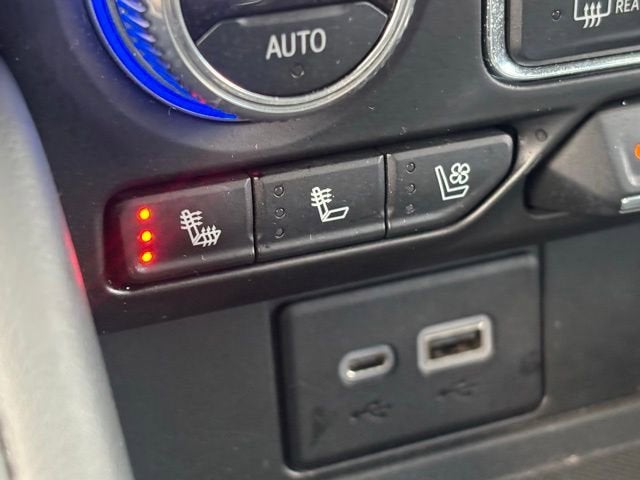 2022 GMC Yukon XL AT4