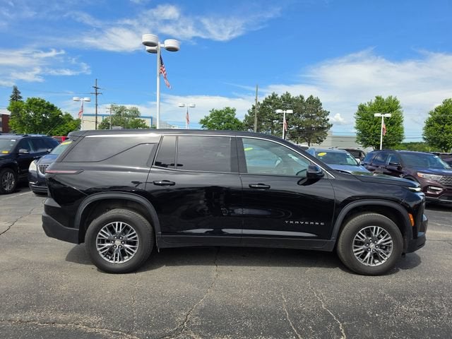 2024 Chevrolet Traverse LS