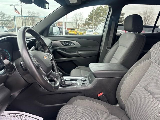 2022 Chevrolet Traverse LT Cloth