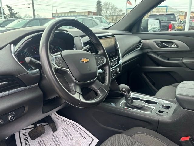 2022 Chevrolet Traverse LT Cloth