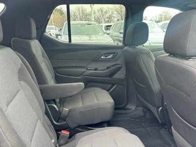 2022 Chevrolet Traverse LT Cloth