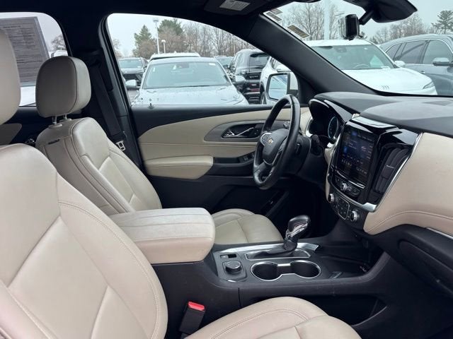 2022 Chevrolet Traverse LT Leather