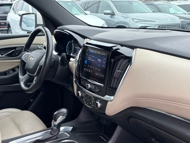 2022 Chevrolet Traverse LT Leather