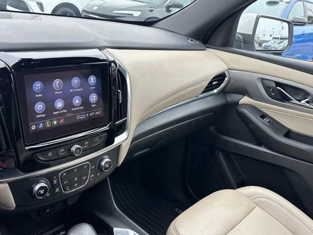 2022 Chevrolet Traverse LT Leather