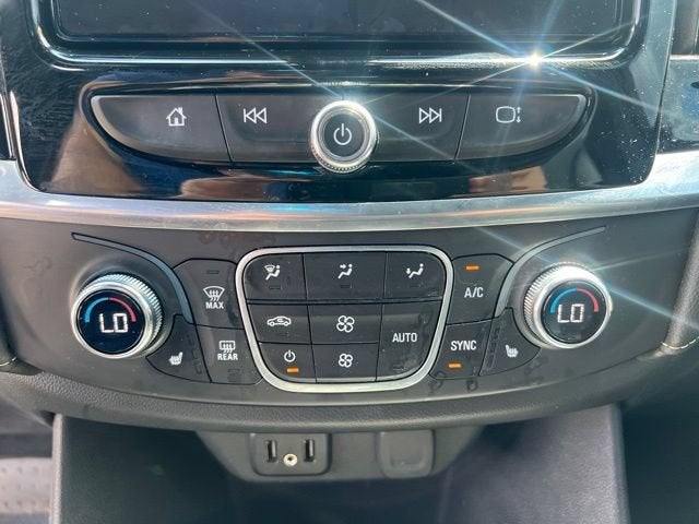 2022 Chevrolet Traverse LT Leather