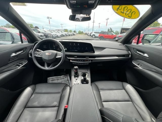 2024 Cadillac XT4 Premium Luxury