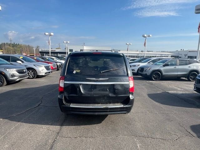2011 Chrysler Town & Country Touring