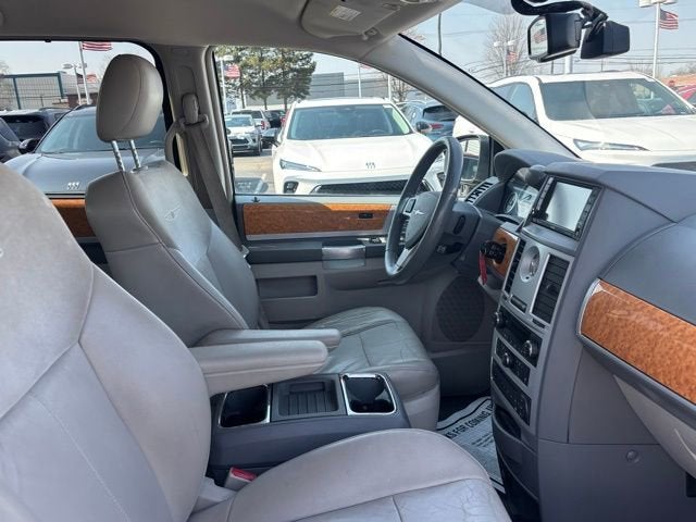 2009 Chrysler Town & Country Limited
