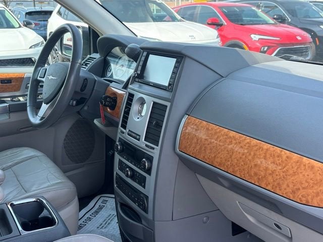 2009 Chrysler Town & Country Limited