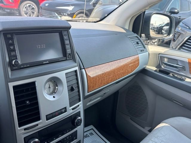2009 Chrysler Town & Country Limited