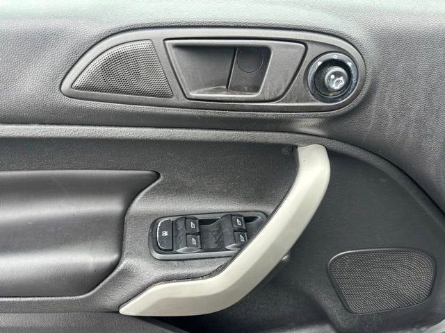 2011 Ford Fiesta SES