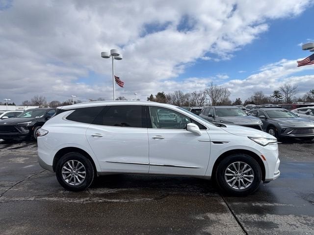 2023 Buick Enclave Essence