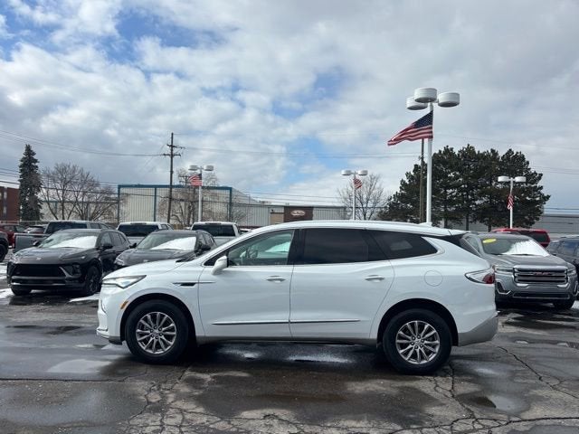 2023 Buick Enclave Essence