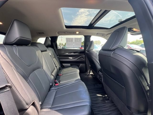 2023 INFINITI QX60 PURE