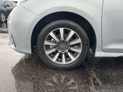 2020 Toyota Sienna XLE