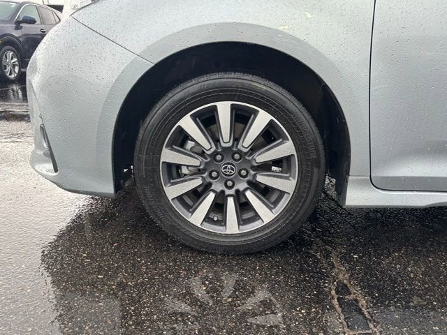 2020 Toyota Sienna XLE