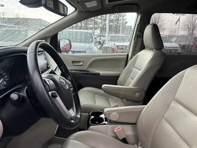 2020 Toyota Sienna XLE