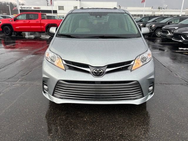 2020 Toyota Sienna XLE