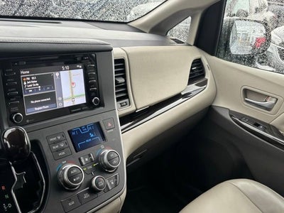 2020 Toyota Sienna XLE