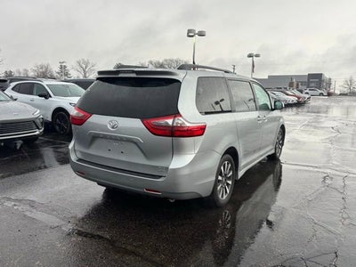 2020 Toyota Sienna XLE
