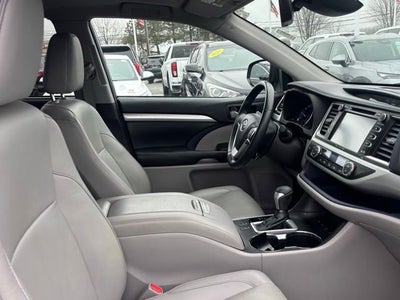 2019 Toyota Highlander SE