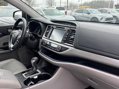 2019 Toyota Highlander SE