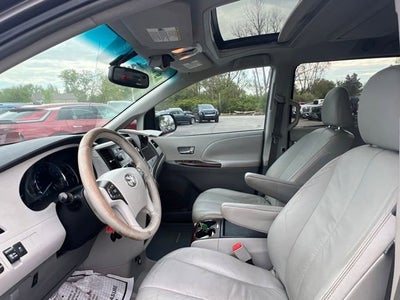 2011 Toyota Sienna XLE AAS