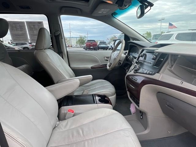 2011 Toyota Sienna XLE AAS