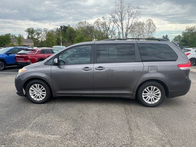 2011 Toyota Sienna XLE AAS