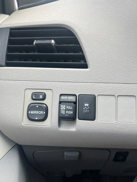 2011 Toyota Sienna XLE AAS