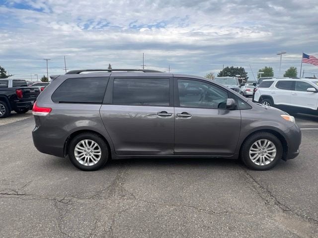 2011 Toyota Sienna XLE AAS
