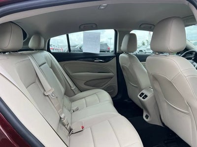 2019 Buick Regal Sportback Essence