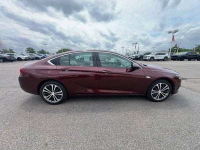 2019 Buick Regal Sportback Essence