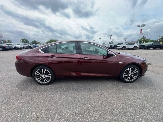 2019 Buick Regal Sportback Essence