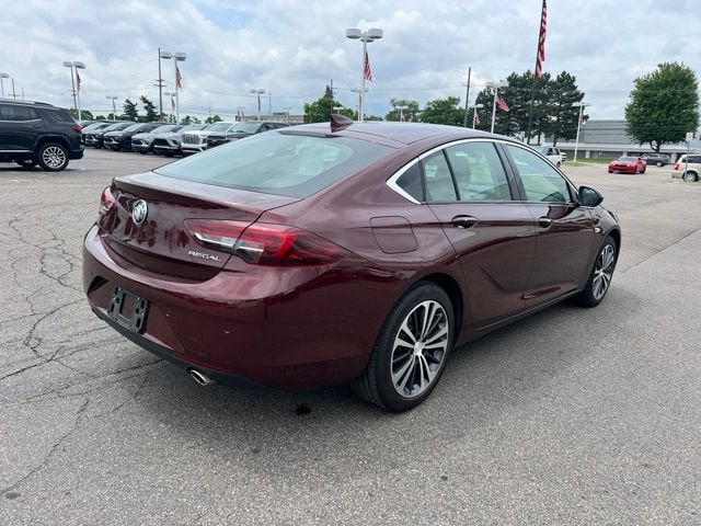 2019 Buick Regal Sportback Essence