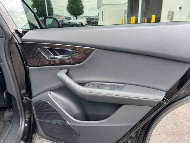2022 Audi Q8 Premium Plus