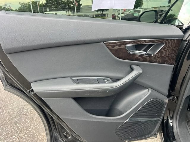 2022 Audi Q8 Premium Plus