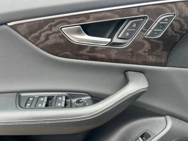 2022 Audi Q8 Premium Plus
