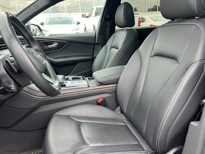 2022 Audi Q8 Premium Plus