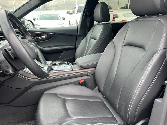 2022 Audi Q8 Premium Plus