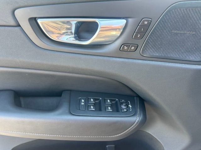 2022 Volvo XC60 Inscription